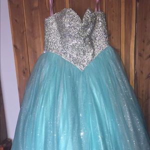 ••PROM DRESS••